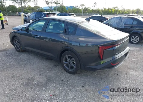 2025 Kia K4 Lxs из США, поврежденный, VIN 3KPFT4DE8SE139348